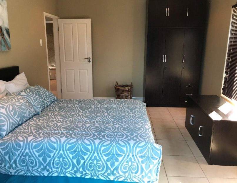 8 Bedroom Property for Sale in Wavecrest Eastern Cape